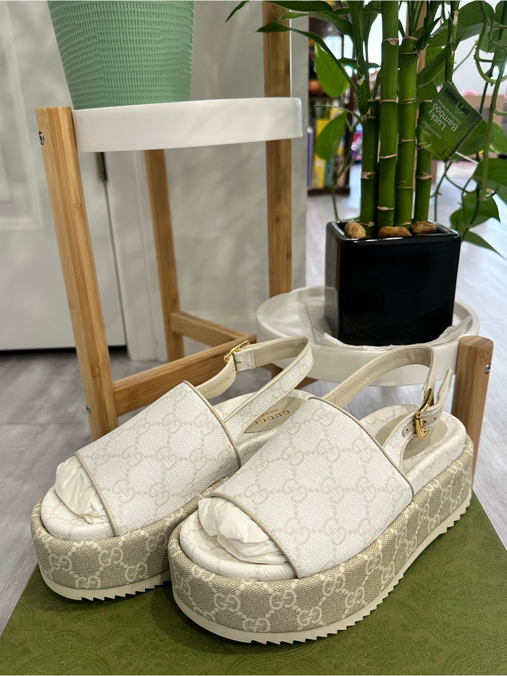 ❌SOLD❌ Gucci White and Beige Monogram Platform Slingback Wedges (Fits US5) - Picture 3 of 6